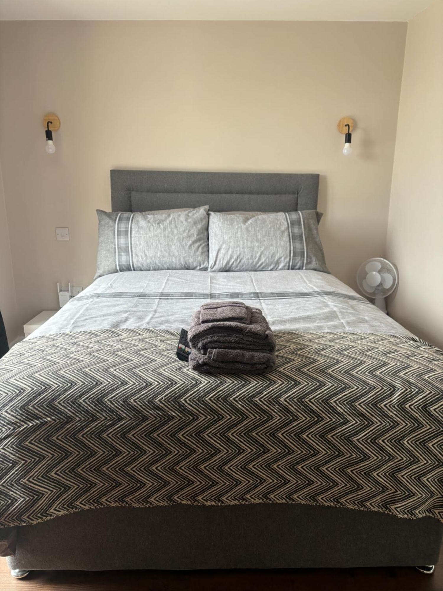 Private Detached Small Bedroom And Bathroom Only- This Is Not An Apartment Butlersbridge Extérieur photo