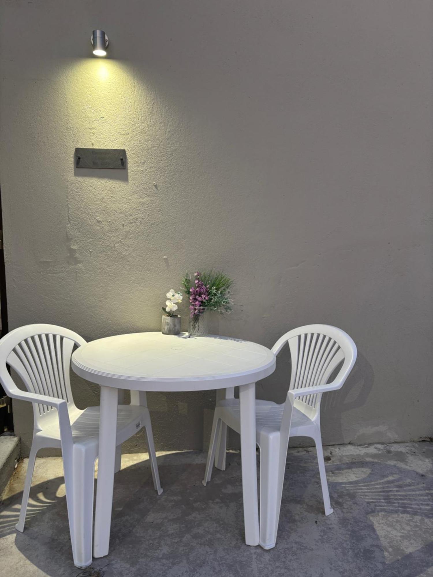 Private Detached Small Bedroom And Bathroom Only- This Is Not An Apartment Butlersbridge Extérieur photo